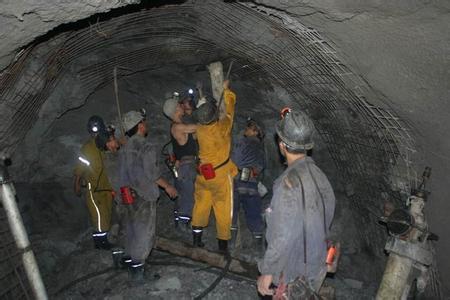 四更镇工程爆破中的危险因素分析以及应对工程爆破危险的措施